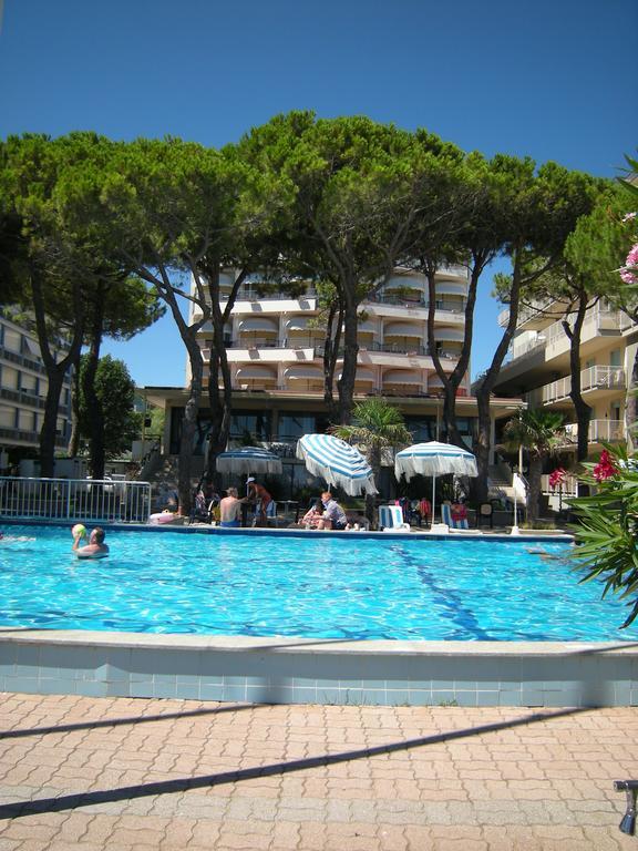 Hotel Ambasciatori Palace Lido di Jesolo Exterior photo