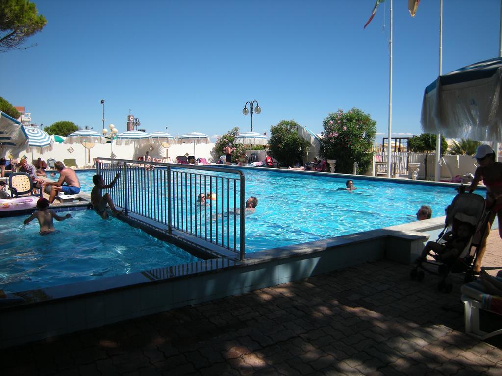 Hotel Ambasciatori Palace Lido di Jesolo Exterior photo