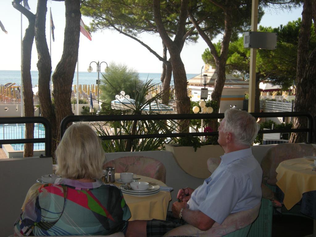 Hotel Ambasciatori Palace Lido di Jesolo Exterior photo