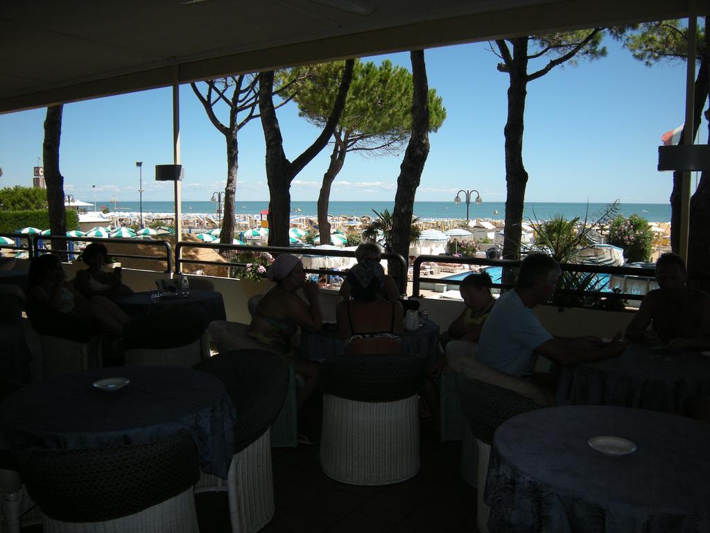 Hotel Ambasciatori Palace Lido di Jesolo Exterior photo