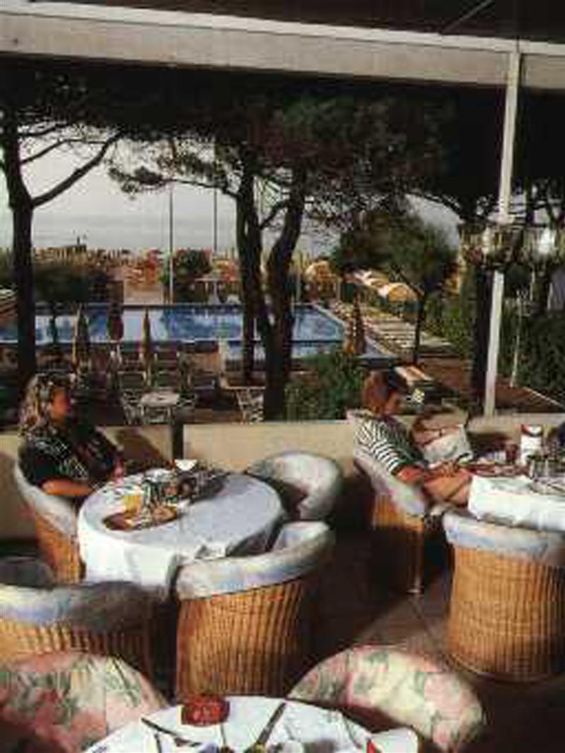 Hotel Ambasciatori Palace Lido di Jesolo Exterior photo