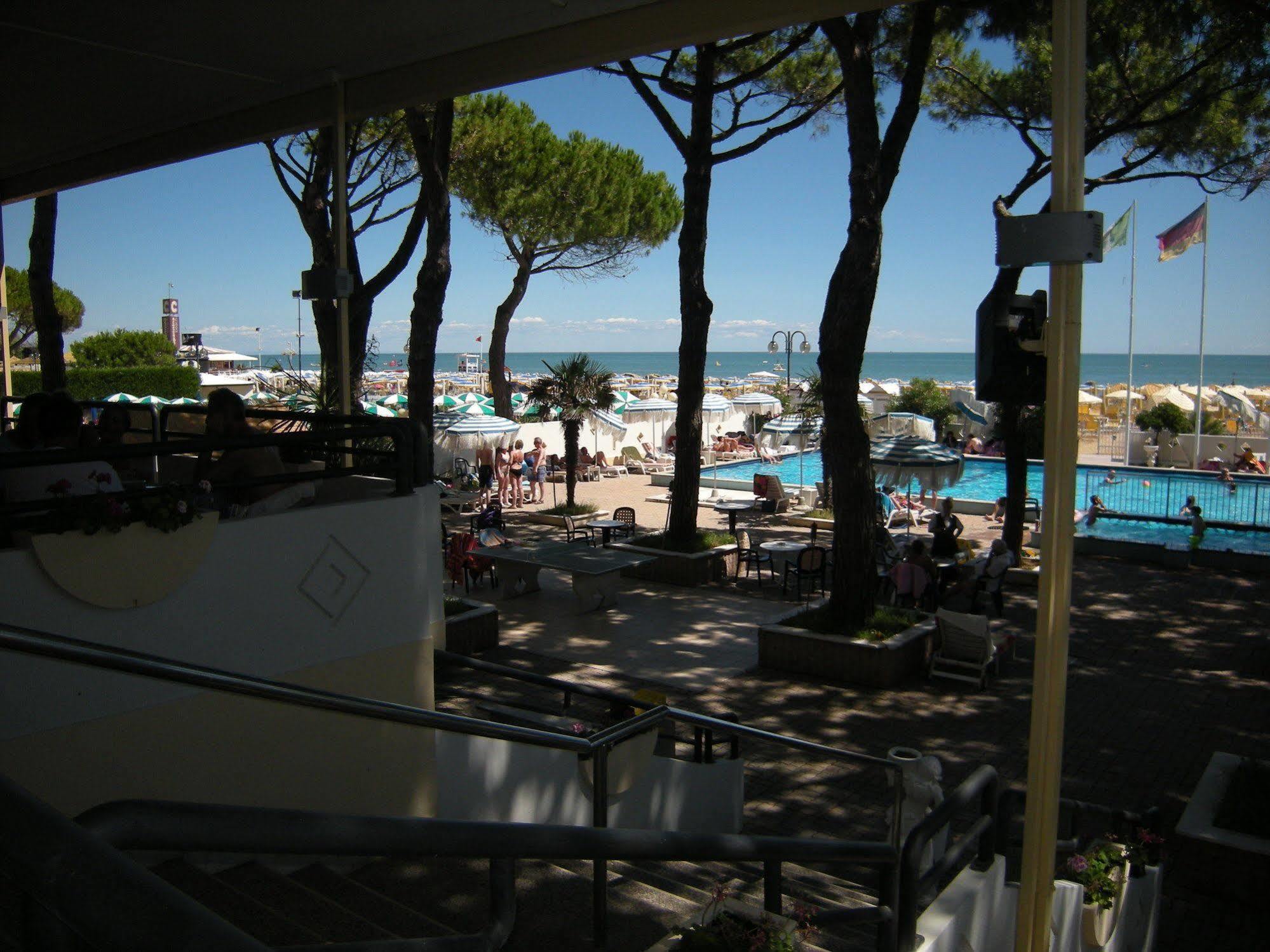 Hotel Ambasciatori Palace Lido di Jesolo Exterior photo